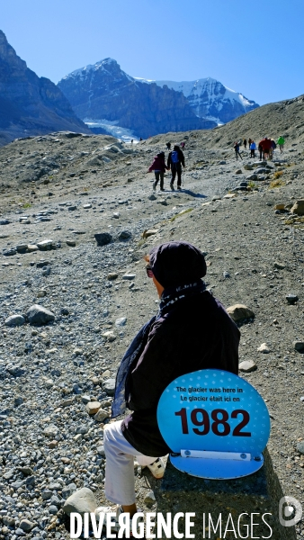 Glaciers, chutes, fleuves et lacs dans les Rocheuses canadiennes