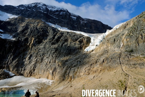 Glaciers, chutes, fleuves et lacs dans les Rocheuses canadiennes