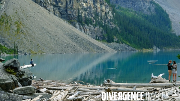 Glaciers, chutes, fleuves et lacs dans les Rocheuses canadiennes