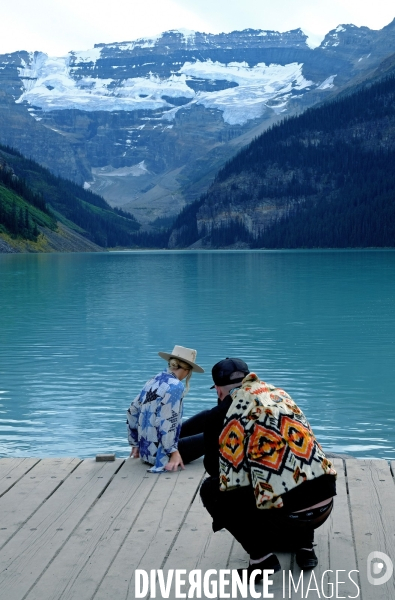 Glaciers, chutes, fleuves et lacs dans les Rocheuses canadiennes