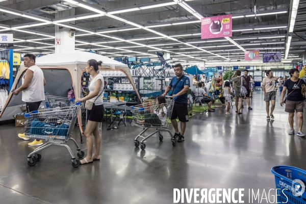 Chine / Us & Coutumes chez Ikea-Decathlon-Carrefour