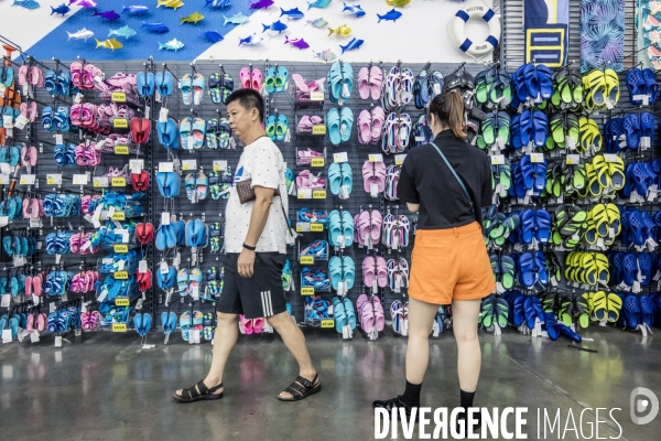 Chine / Us & Coutumes chez Ikea-Decathlon-Carrefour