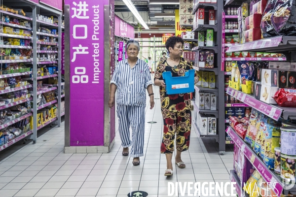 Chine / Us & Coutumes chez Ikea-Decathlon-Carrefour