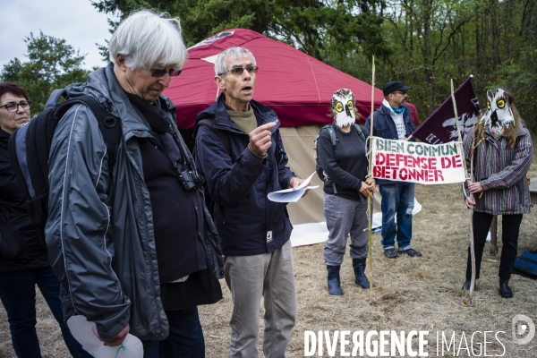 Lutte contre la réalisation d une déviation et d un pont sur la Loire.