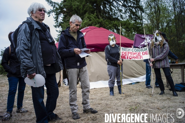 Lutte contre la réalisation d une déviation et d un pont sur la Loire.