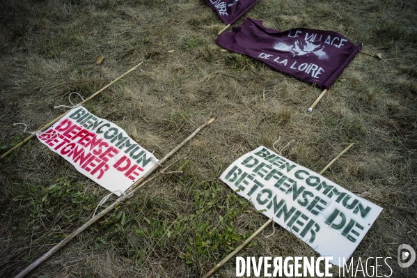 Lutte contre la réalisation d une déviation et d un pont sur la Loire.