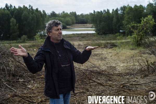 Lutte contre la réalisation d une déviation et d un pont sur la Loire.