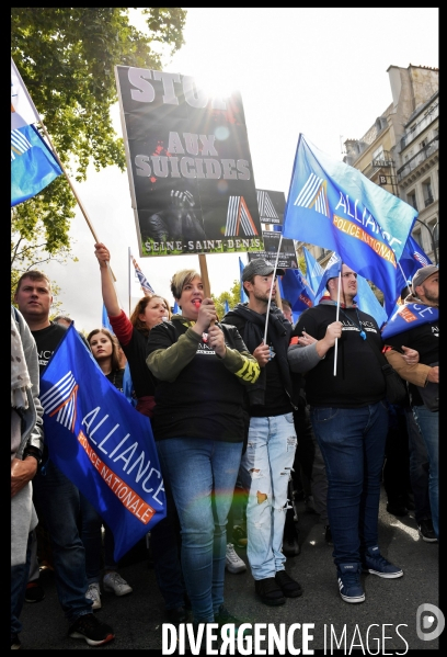 Manifestation des policiers en colère à Paris