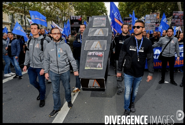 Manifestation des policiers en colère à Paris