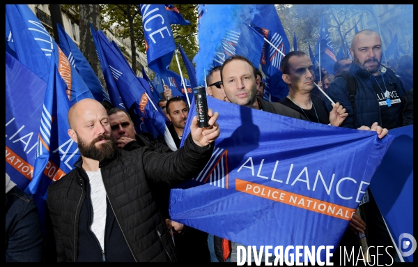 Manifestation des policiers en colère à Paris