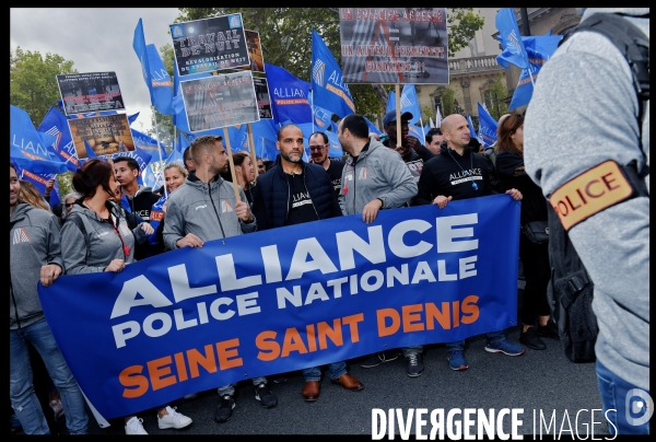 Manifestation des policiers en colère à Paris