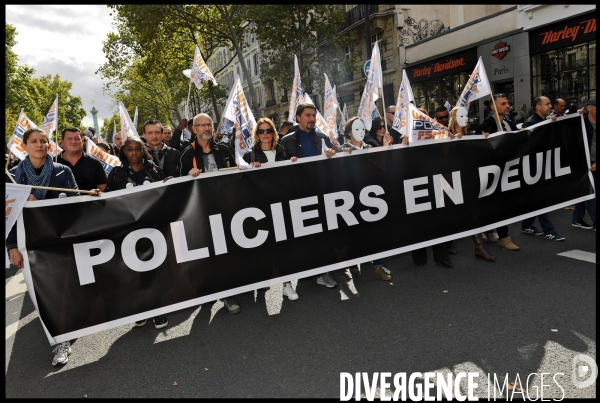 Manifestation des policiers en colère à Paris