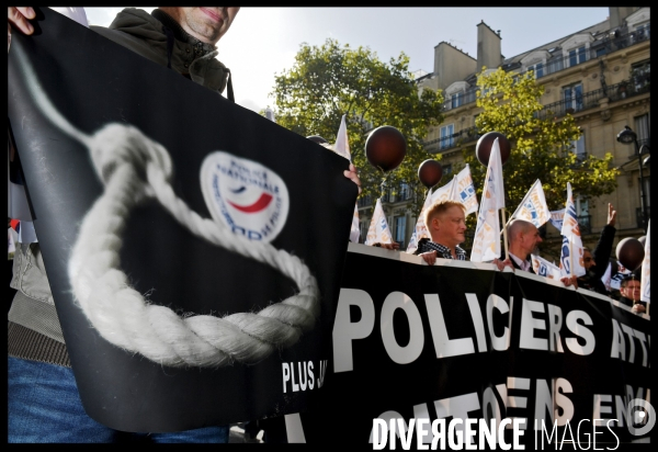 Manifestation des policiers en colère à Paris
