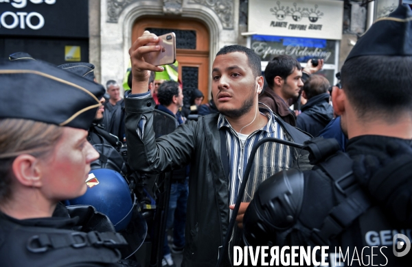 Manifestation des policiers en colère à Paris