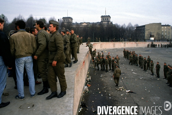 Chute du Mur de Berlin 30e Anniversaire. Fall of Berlin Wall 30th anniversary.