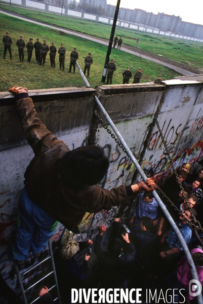 Chute du Mur de Berlin 30e Anniversaire. Fall of Berlin Wall 30th anniversary.