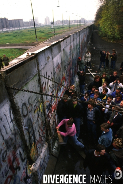 Chute du Mur de Berlin 30e Anniversaire. Fall of Berlin Wall 30th anniversary.