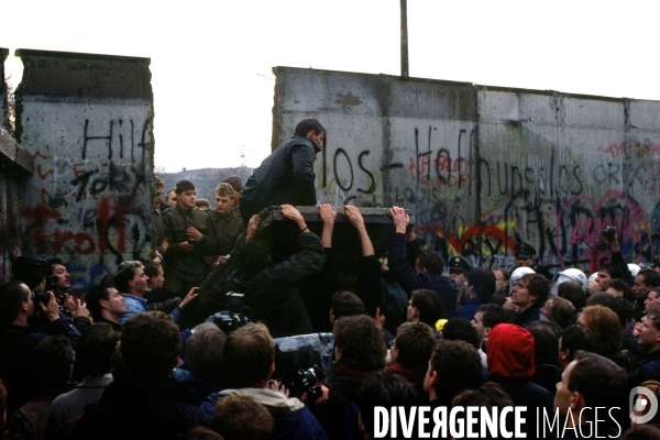 Chute du Mur de Berlin 30e Anniversaire. Fall of Berlin Wall 30th anniversary.