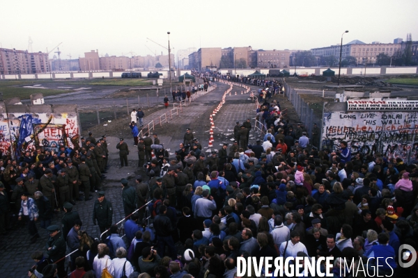 Chute du Mur de Berlin 30e Anniversaire. Fall of Berlin Wall 30th anniversary.