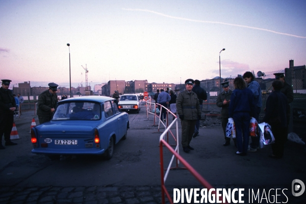 Chute du Mur de Berlin 30e Anniversaire. Fall of Berlin Wall 30th anniversary.