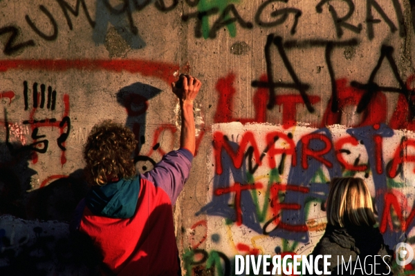Chute du Mur de Berlin 30e Anniversaire. Fall of Berlin Wall 30th anniversary.