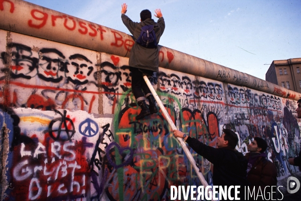 Chute du Mur de Berlin 30e Anniversaire. Fall of Berlin Wall 30th anniversary.