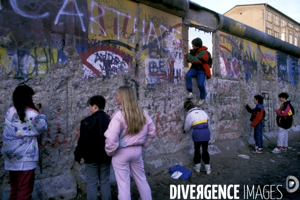 Chute du Mur de Berlin 30e Anniversaire. Fall of Berlin Wall 30th anniversary.