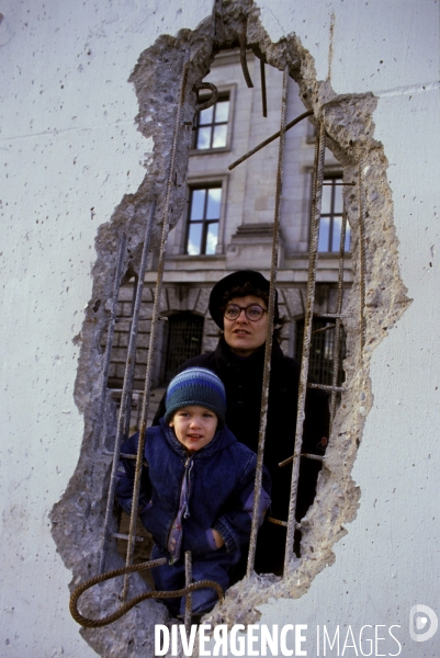 Chute du Mur de Berlin 30e Anniversaire. Fall of Berlin Wall 30th anniversary.