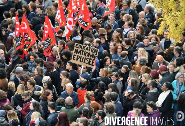 Rassemblement et greve apres le suicide de Christine Renon