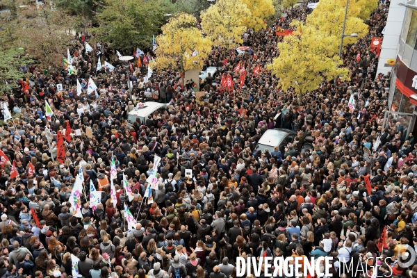 Rassemblement et greve apres le suicide de Christine Renon