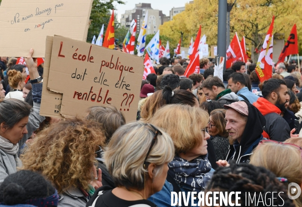 Rassemblement et greve apres le suicide de Christine Renon