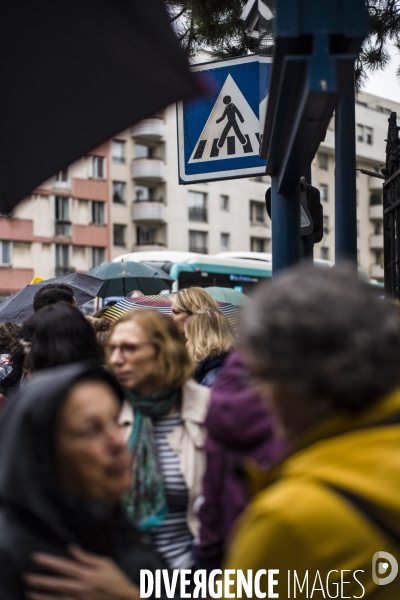 Marche blanche en hommage a la directrice, christine renon,  suicidee dans son ecole a pantin.