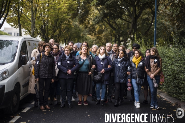 Marche blanche en hommage a la directrice, christine renon,  suicidee dans son ecole a pantin.