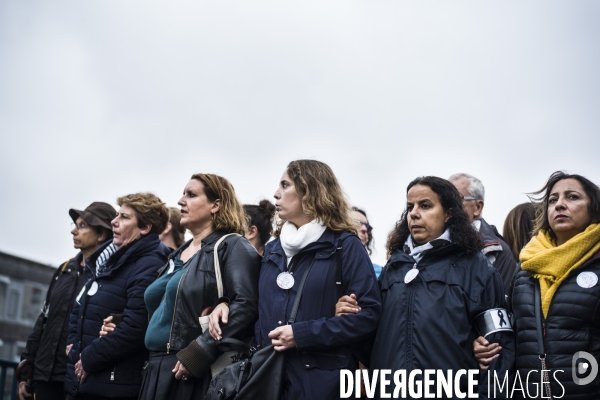 Marche blanche en hommage a la directrice, christine renon,  suicidee dans son ecole a pantin.