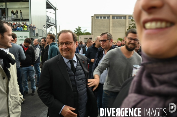 Julie Gayet et François Hollande au match de rugby Brive Stade toulousain.