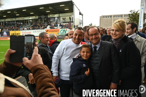 Julie Gayet et François Hollande au match de rugby Brive Stade toulousain.