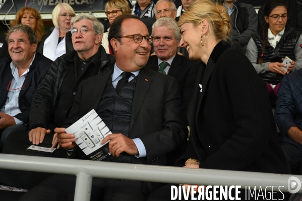 Julie Gayet et François Hollande au match de rugby Brive Stade toulousain.