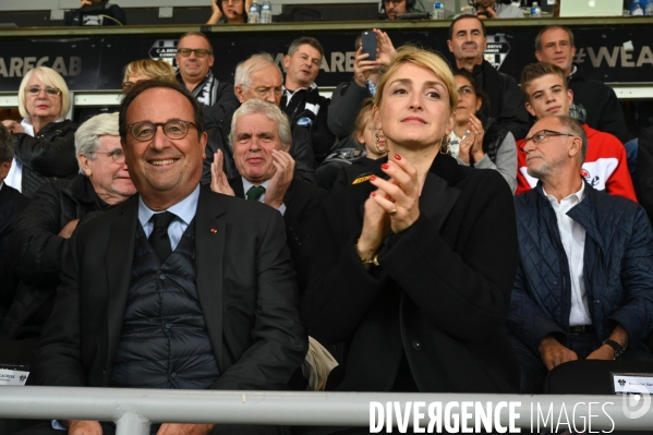 Julie Gayet et François Hollande au match de rugby Brive Stade toulousain.