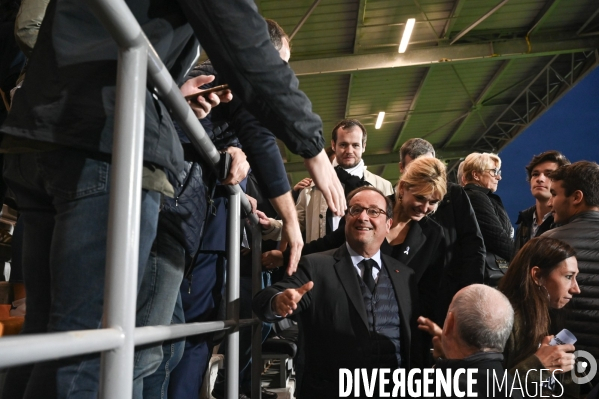 Julie Gayet et François Hollande au match de rugby Brive Stade toulousain.