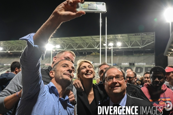 Julie Gayet et François Hollande au match de rugby Brive Stade toulousain.