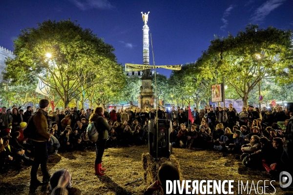 Rebellion Extinction occupe la place du Chatelet