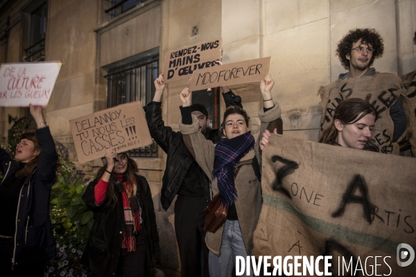 Le centre culturel Mains d Oeuvres expulsé