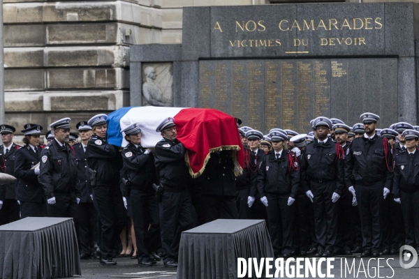 Hommage aux victimes de l attaque du 4 octobre 2019