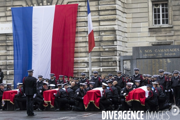 Hommage aux victimes de l attaque du 4 octobre 2019