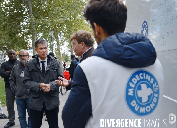 Réfugiés porte d Aubervilliers / Olivier Faure