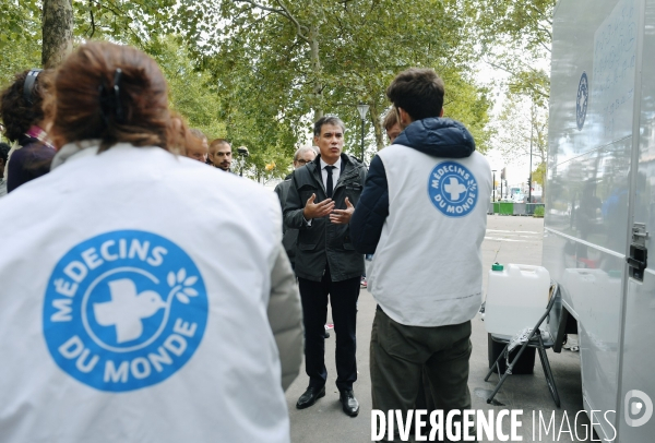 Réfugiés porte d Aubervilliers / Olivier Faure