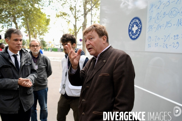 Réfugiés porte d Aubervilliers / Olivier Faure