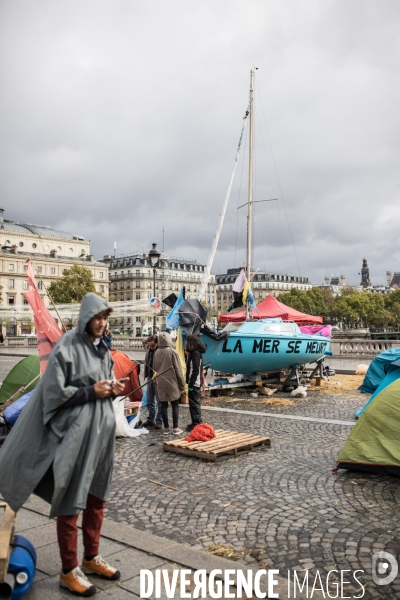 Extinction Rebellion Occupation Chatelet