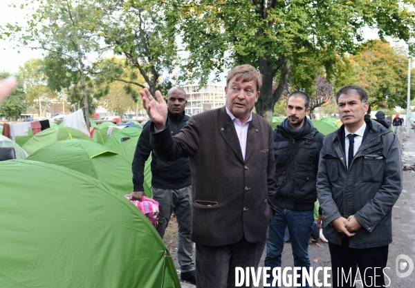 Réfugiés porte d Aubervilliers / Olivier Faure