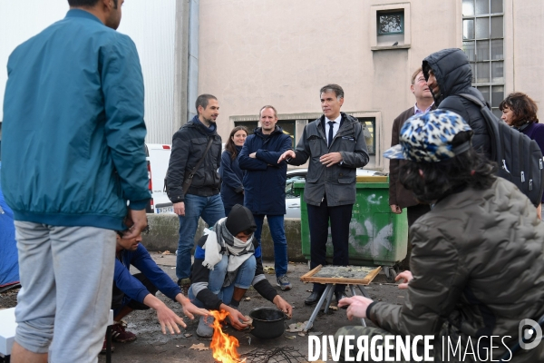 Réfugiés porte d Aubervilliers / Olivier Faure